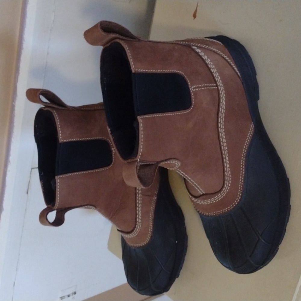 L.L. Bean Black and Brown Boots - Picture 3 of 6